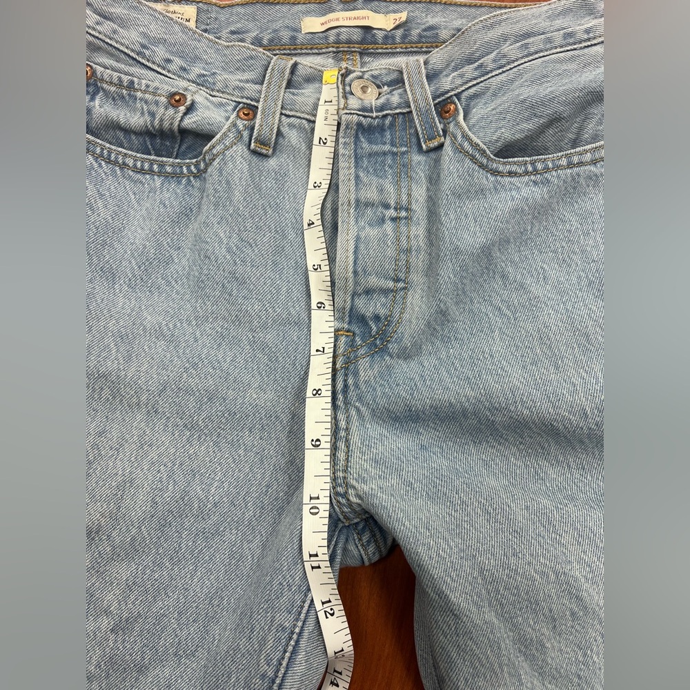 Levis Premium Wedgie Straight Jeans - Picture 11 of 11
